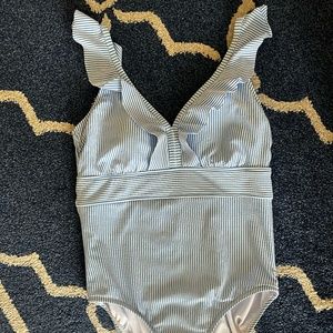 Time and Tru women's blue white seersucker ruffled swimsuit